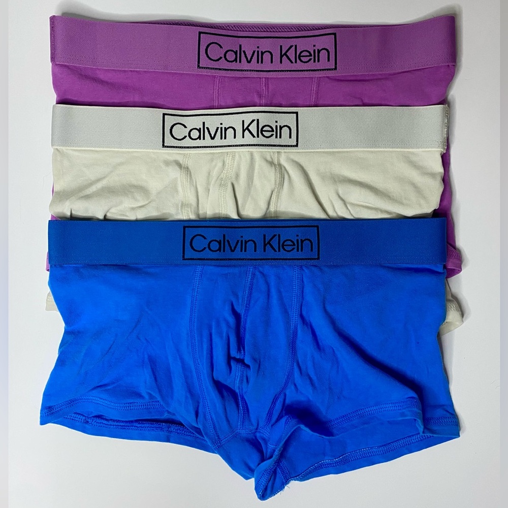 Pre-owned 3-pack Calvin Klein small trunks
